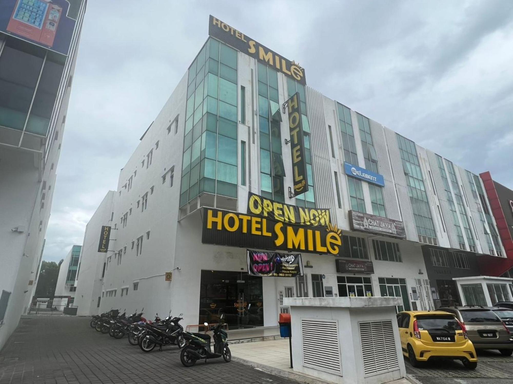 Smile Hotel Subang Airport Shah Alam Exterior photo