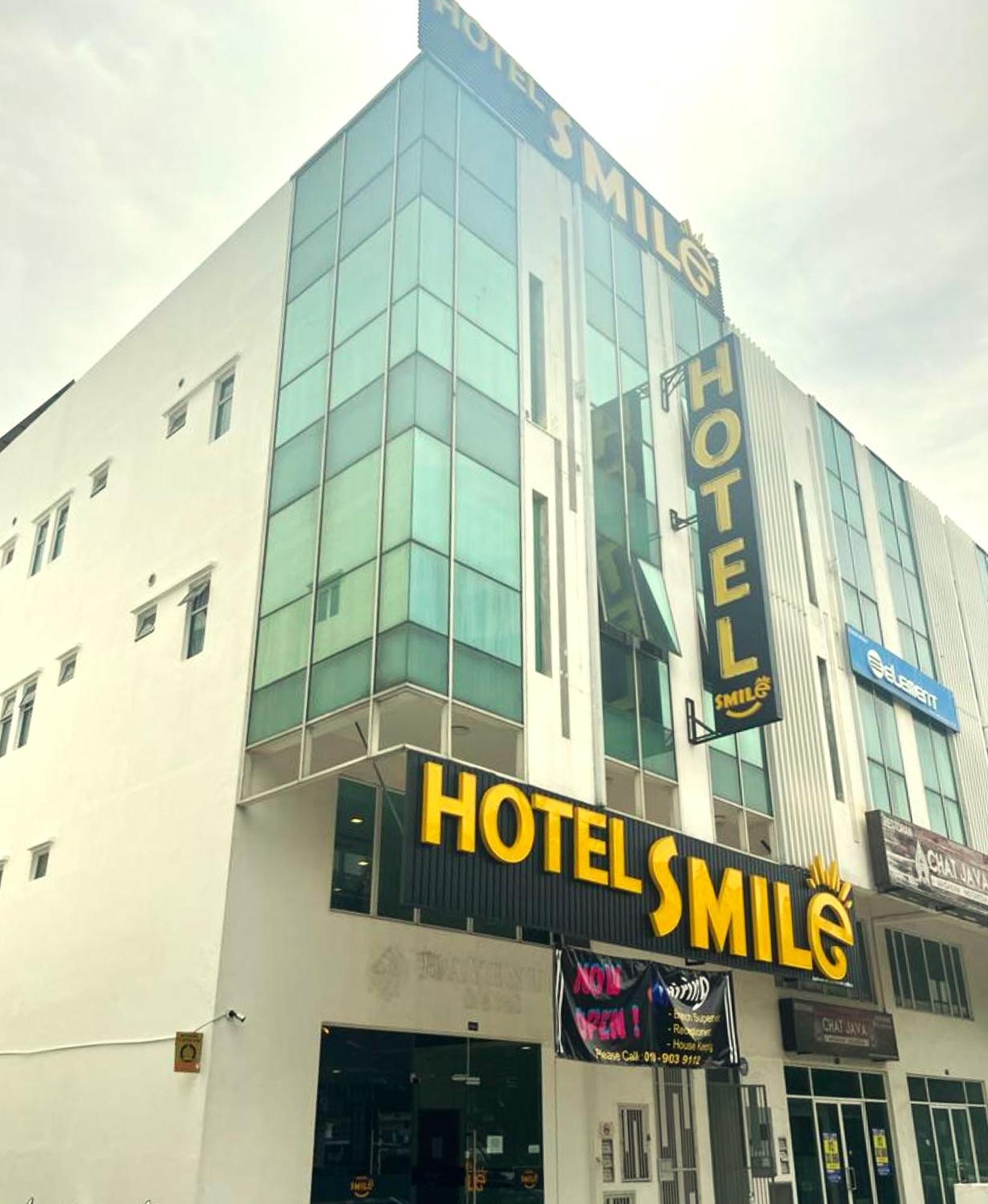 Smile Hotel Subang Airport Shah Alam Exterior photo